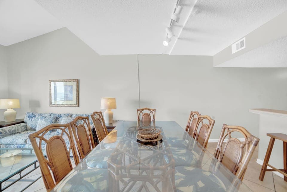 Seating for eight at the dining table