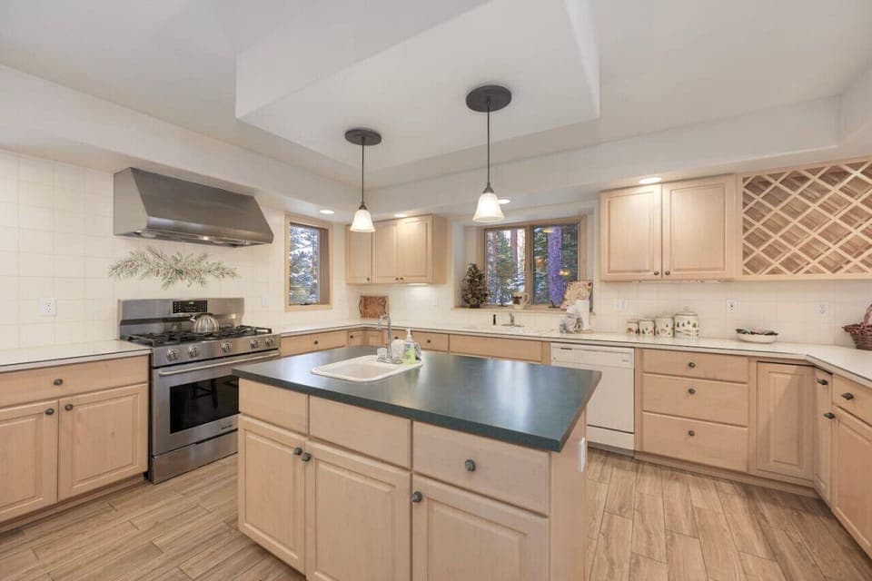Full Kitchen