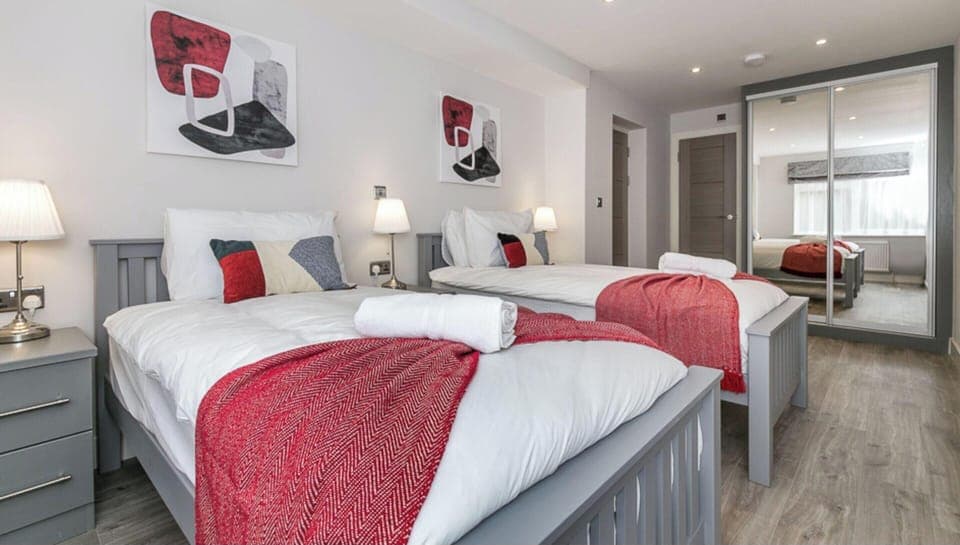 Deluxe - Twin Bedroom