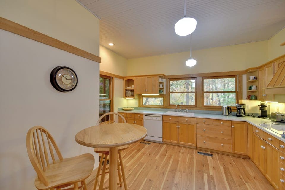 Kitchen | Stove | Wall Oven | Refrigerator | Main Level