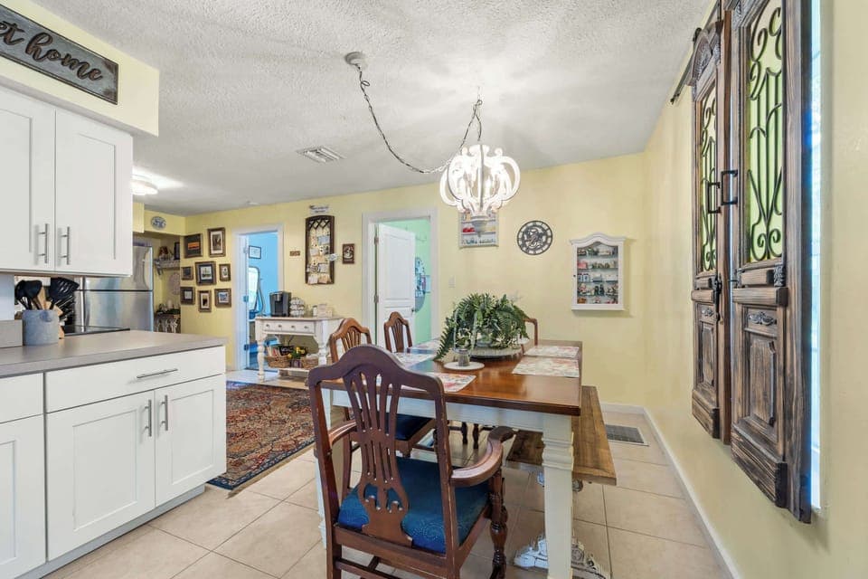 Dining table with seating for 6