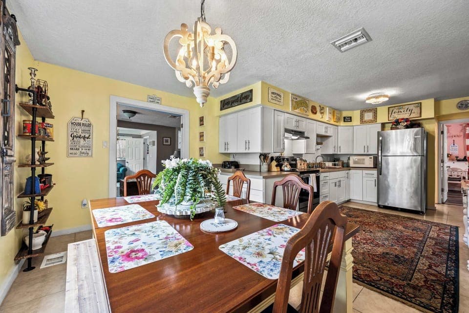 Fully equipped kitchen