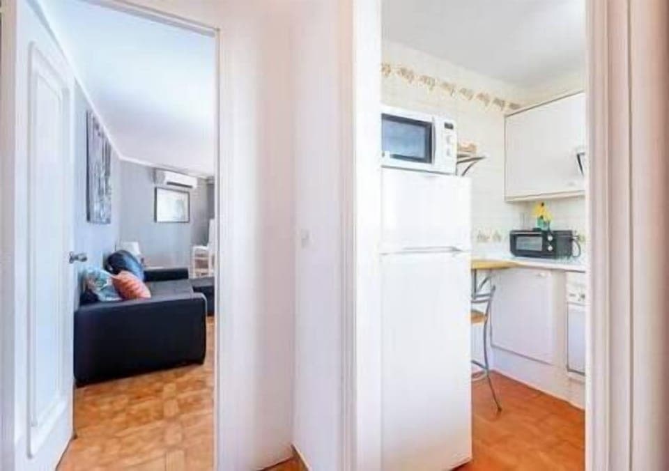 cbecba84-f4cf-42cd-906f-b152d562d76f