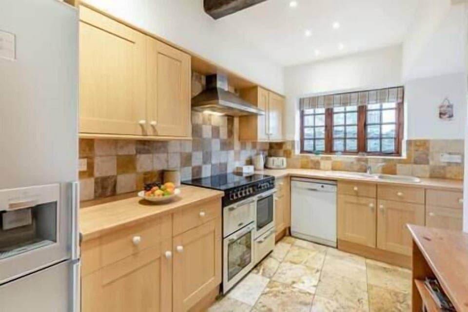 Fully equipped kitchen