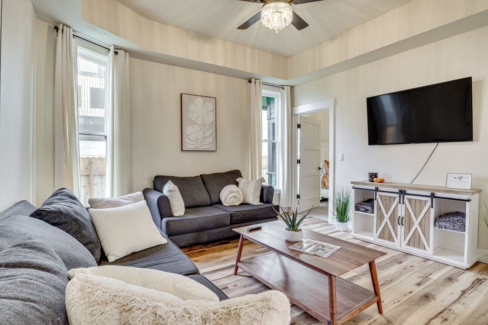 Independence Vacation Rental | 4BR | 2BA | 2,000 Sq Ft | 4 Steps Required