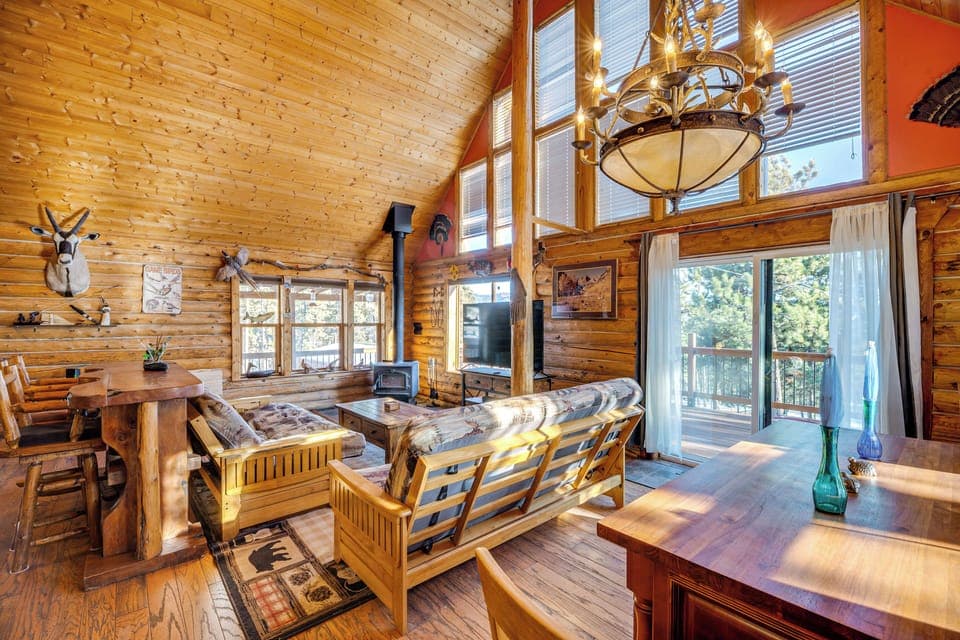 Florissant Vacation Rental | 4BR | 3BA | 3,000 Sq Ft | Stairs Required