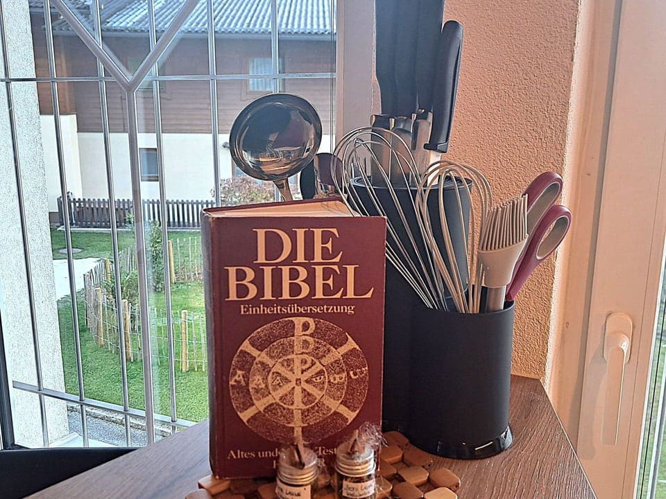 Brown, Barware, Gas, Drink, Font, Wood, Metal, Glass, Event