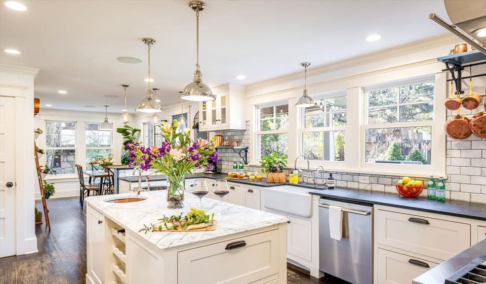 Spacious gourmet kitchen