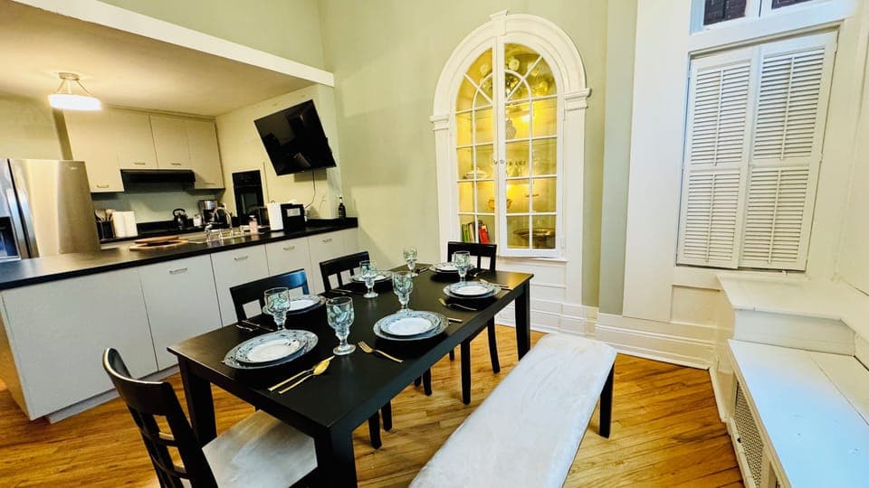 Kitchen table comfortably seats 6