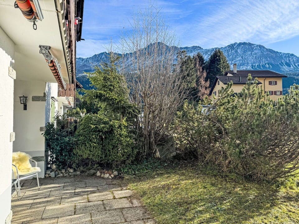 Plant, Sky, Daytime, Property, Cloud, Building, Architecture, Land Lot, Vegetation, Neighbourhood