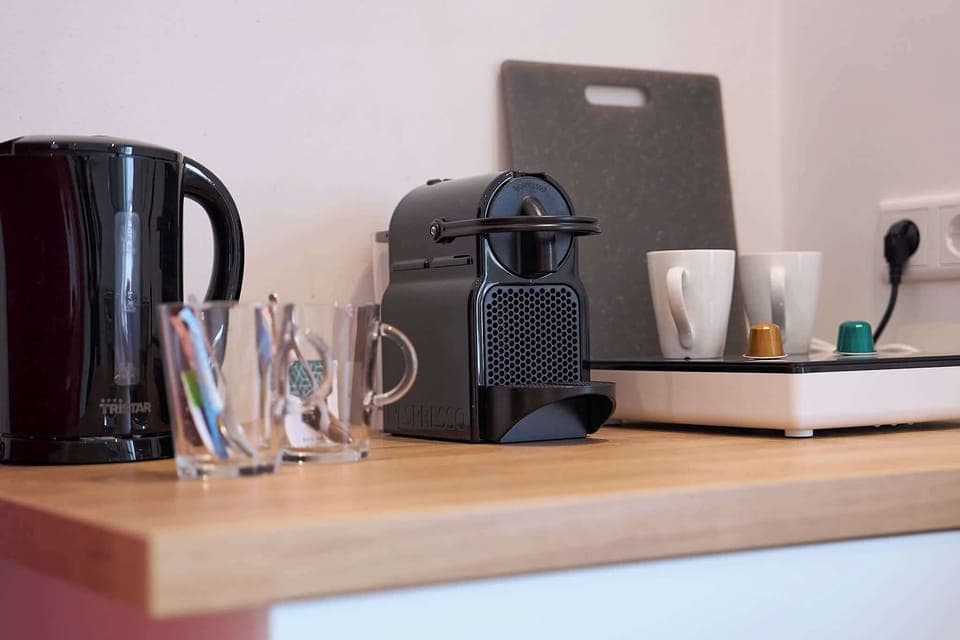 Coffee machine and coffee provided for the mornings