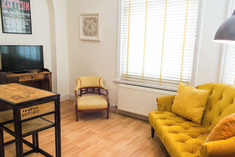 Apartment 2, York Terrace, Norwich - Host & Stay