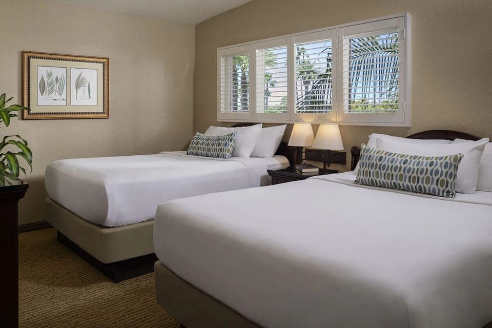 Unit with 2 Queen size beds