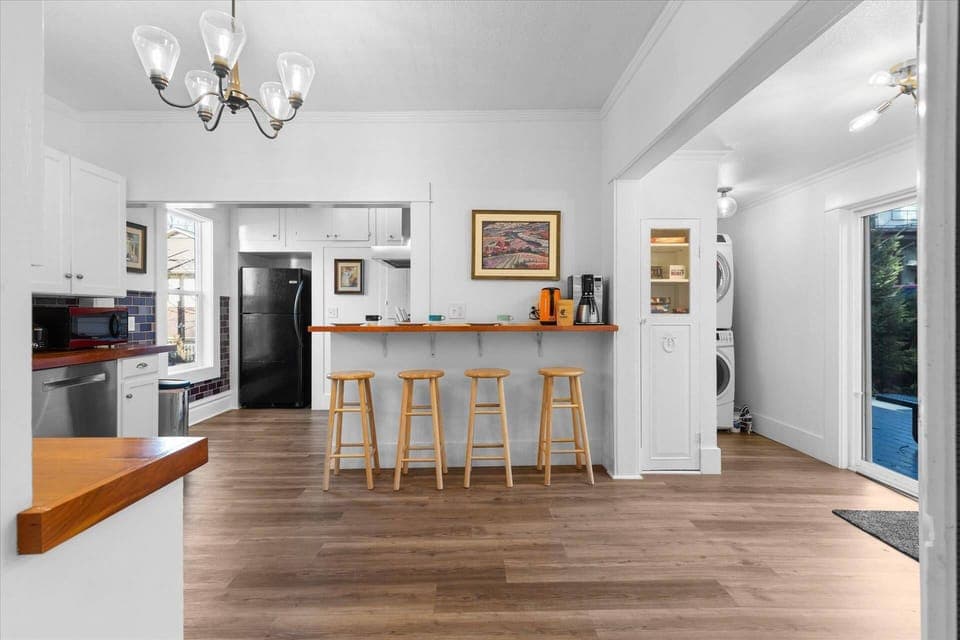 Large kitchen for all of your cooking needs!