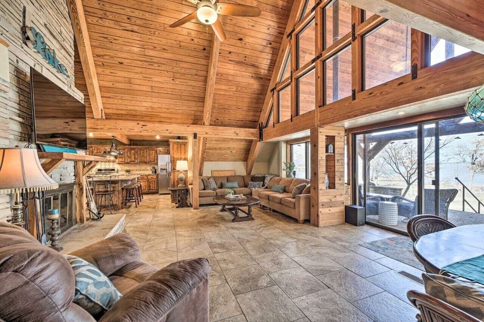 Spacious open concept living room and kitchen