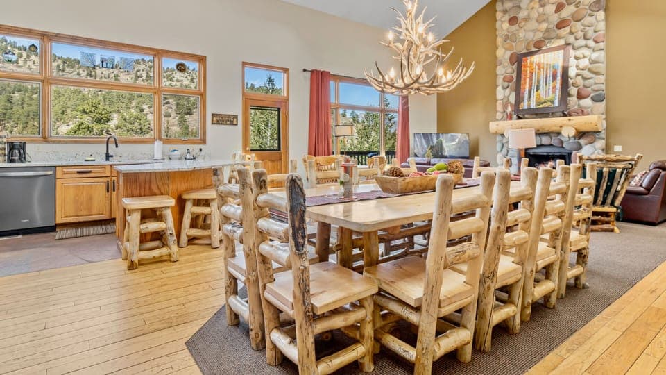 Dining Room, Dining Table, Furniture, Indoors, Table