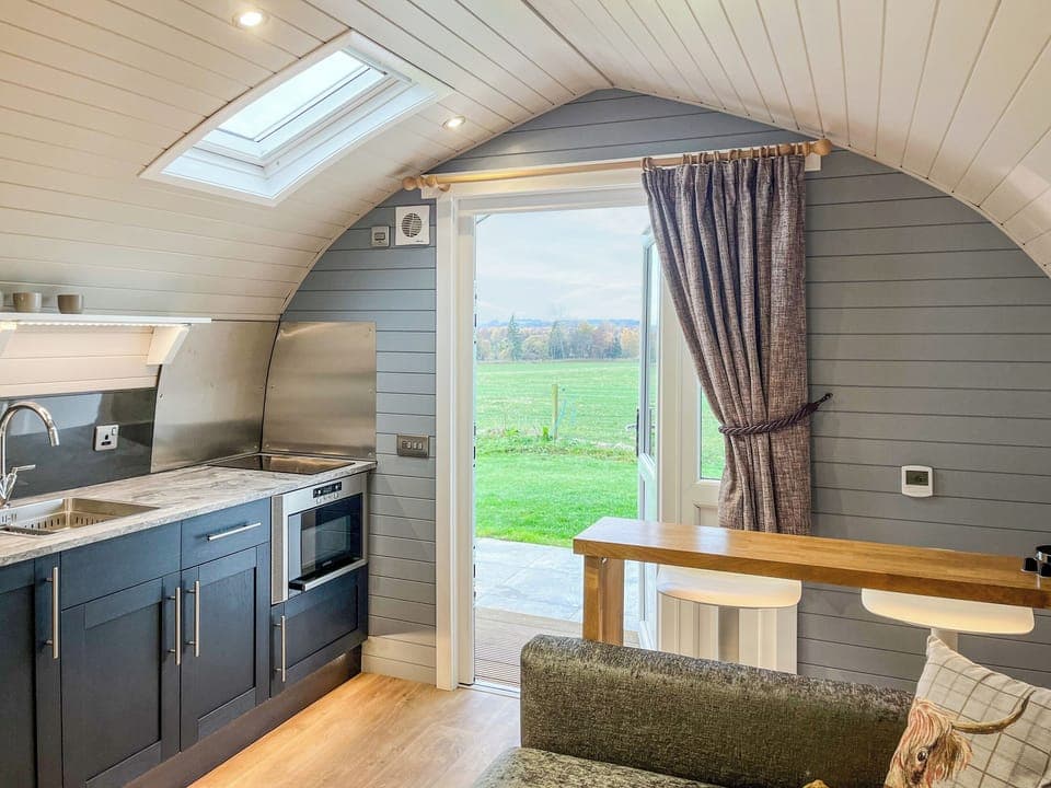 Living area | Coo Pod - Newton Of Inshewan Farm Pods, Forfar