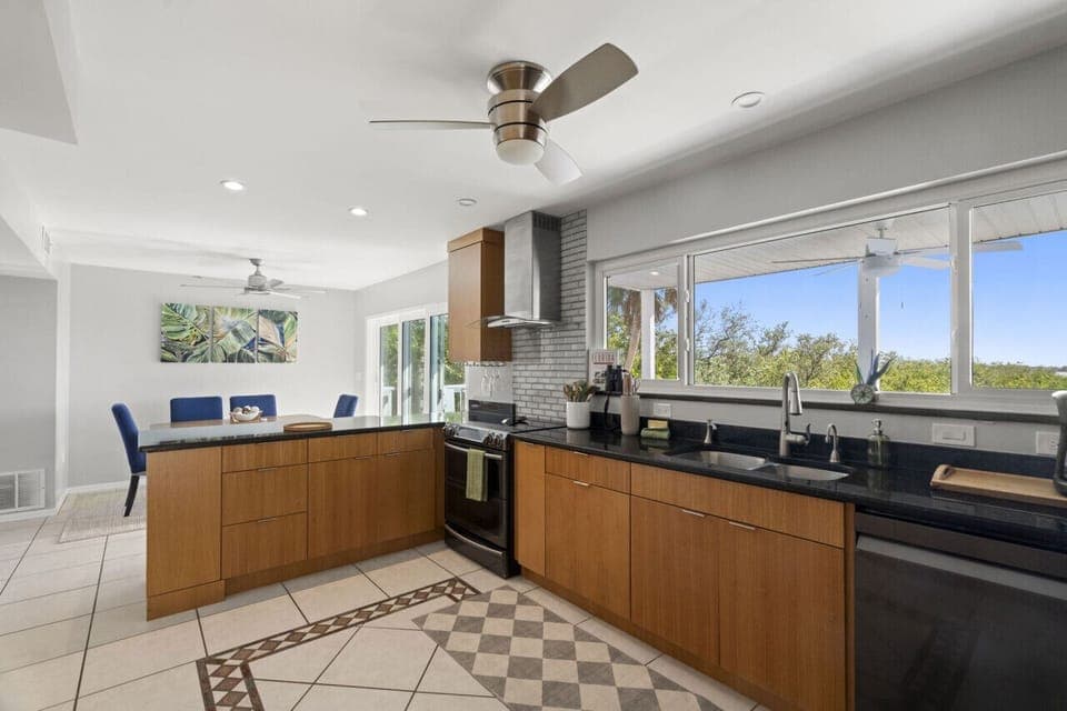 Fully stocked kitchen.