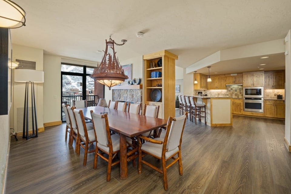 Indoors, Architecture, Building, Dining Room, Dining Table