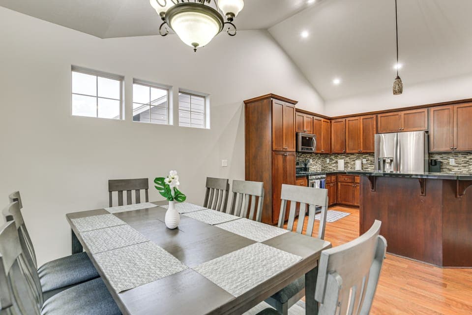 Dining Area & Kitchen | Keurig & Starter Coffee Pods