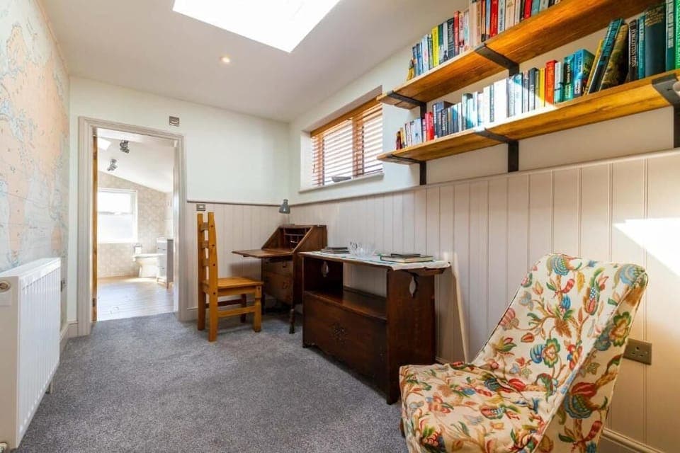 St Josephs Cottage, Norfolk - Host & Stay