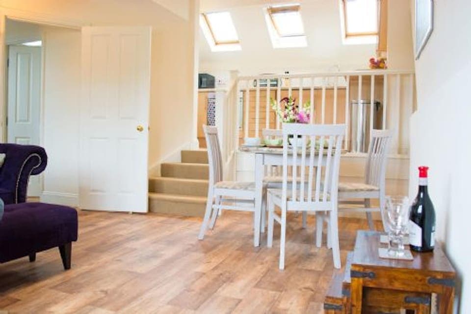 Apartment 7, York Terrace, Norwich - Host & Stay