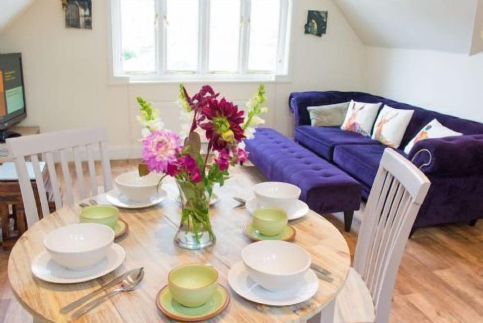 Apartment 7, York Terrace, Norwich - Host & Stay