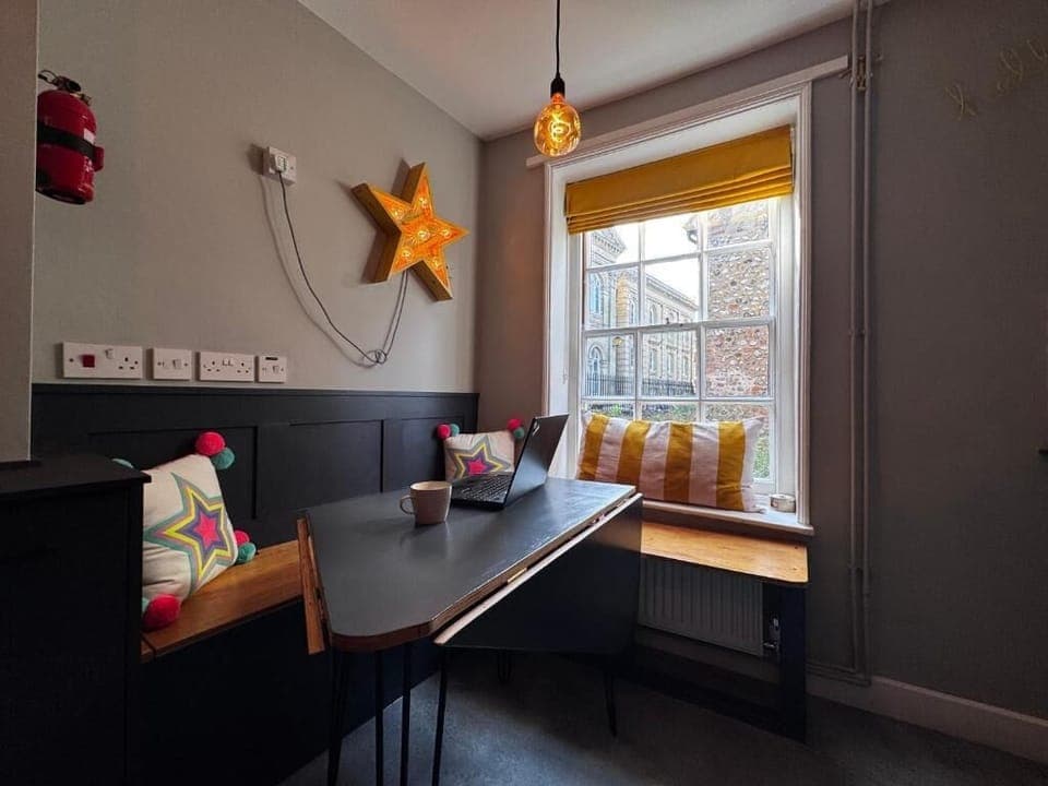 Princes Cottage, Norwich - Host & Stay