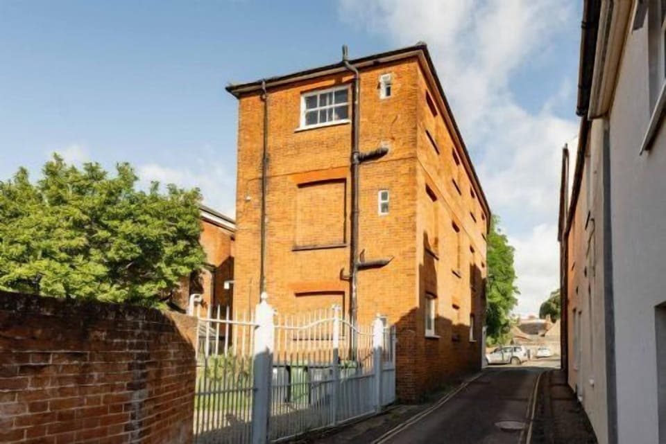 Manor View, Fakenham - Host & Stay 