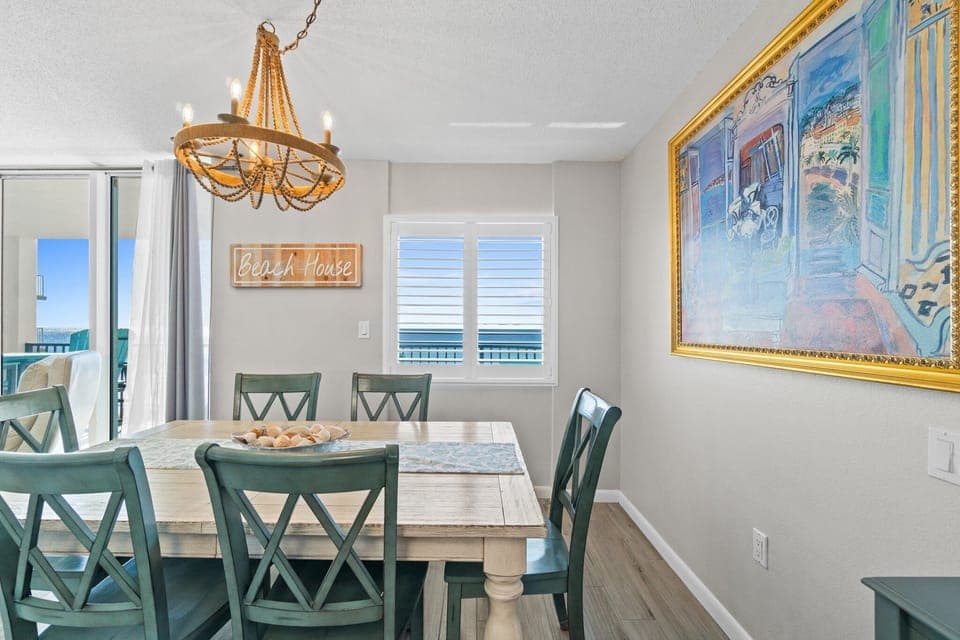 Beach Views - seats 6 - additional seating at kitchen counter