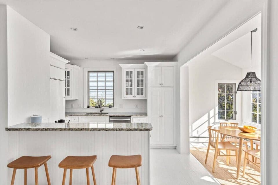 Kitchen with Seating for 3 Dining Room Area