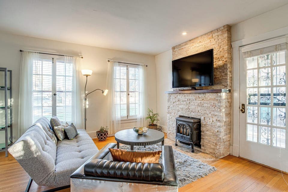 Englewood Vacation Rental | 3BR | 2BA | 2,400 Sq Ft | Small Steps to Enter