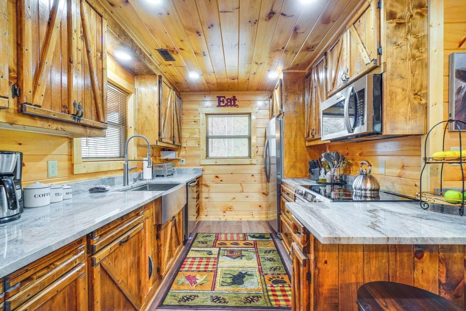 Kitchen | 2nd Floor | Keurig & Drip Coffee Makers | Cooking Basics