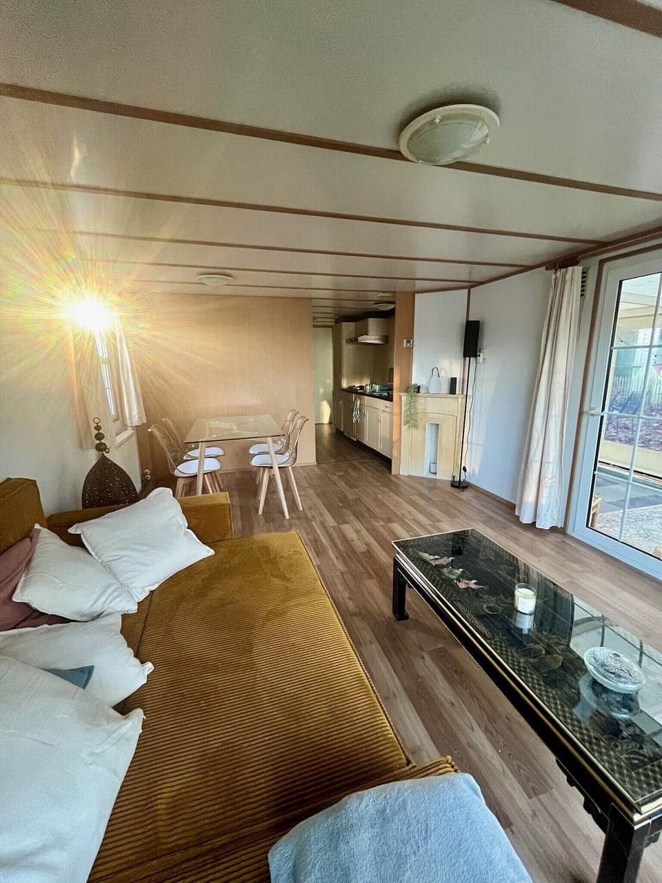 Living room, dining room, TV, seating for 4 people