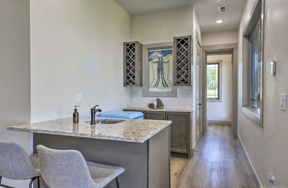 Basement level wet bar