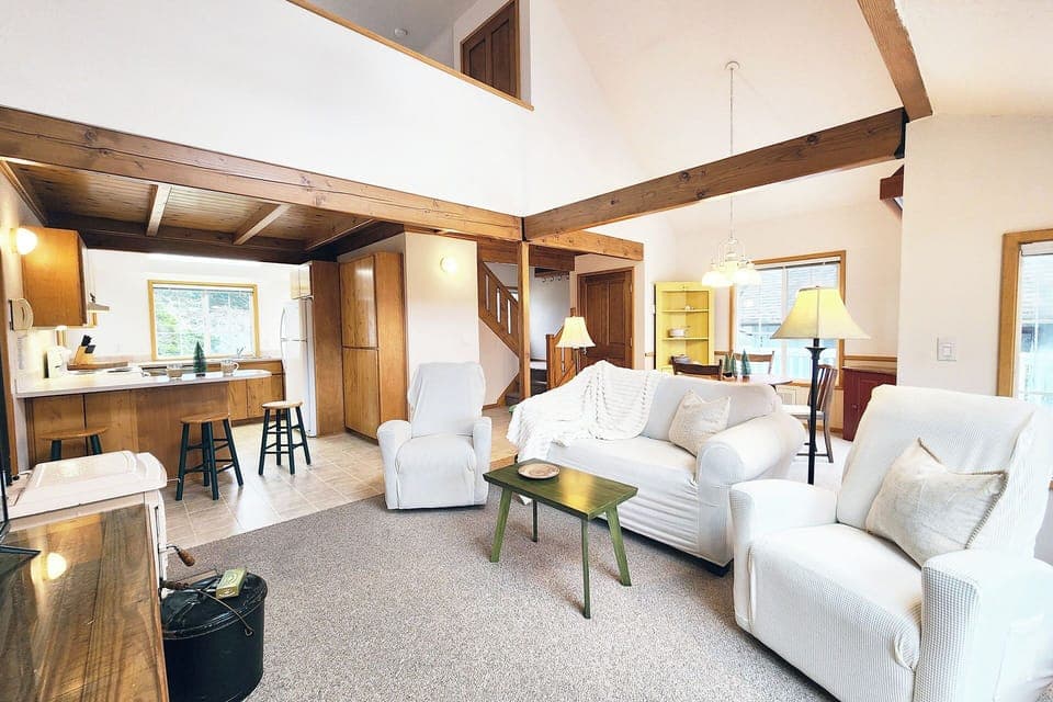 Open concept living/dining/kitchen