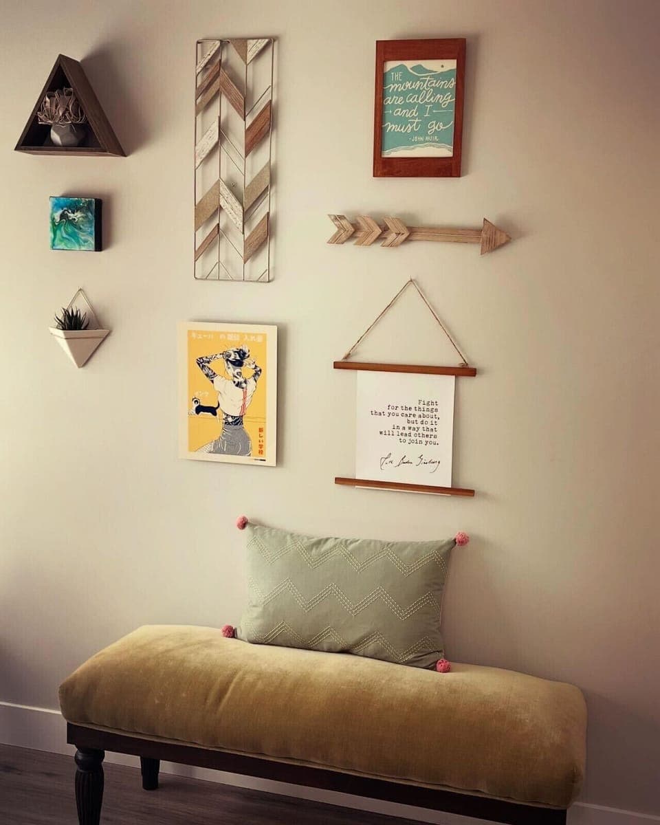Upstairs Queen Bedroom Details