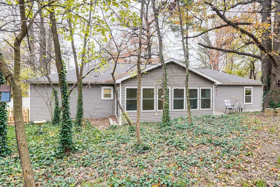 Newburgh Vacation Rental | 3BR | 2BA | 1,900 Sq Ft | Steps Required