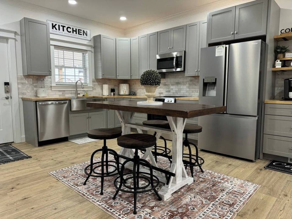 Kitchen/Dining Area (Common Area)