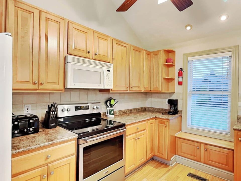 Full Kitchen