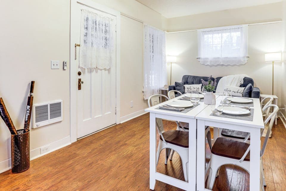 Dining Room & Sitting Area | Queen Sleeper Sofa