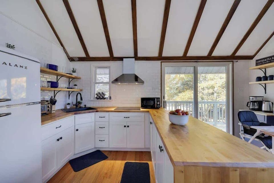 This kitchen is so cute, you'll want to cook all day!