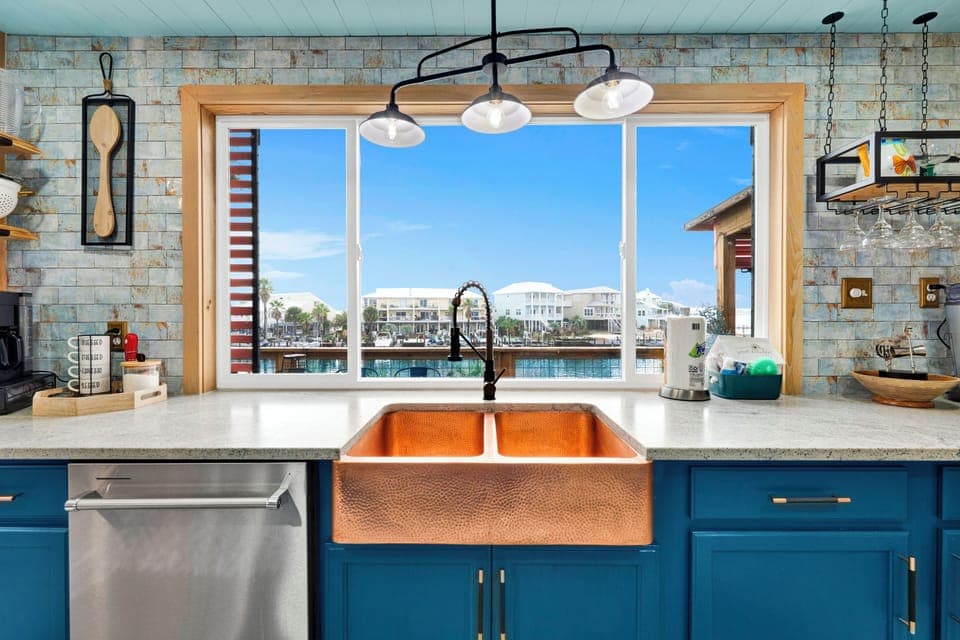Fully updated kitchen. Those VIEWS!