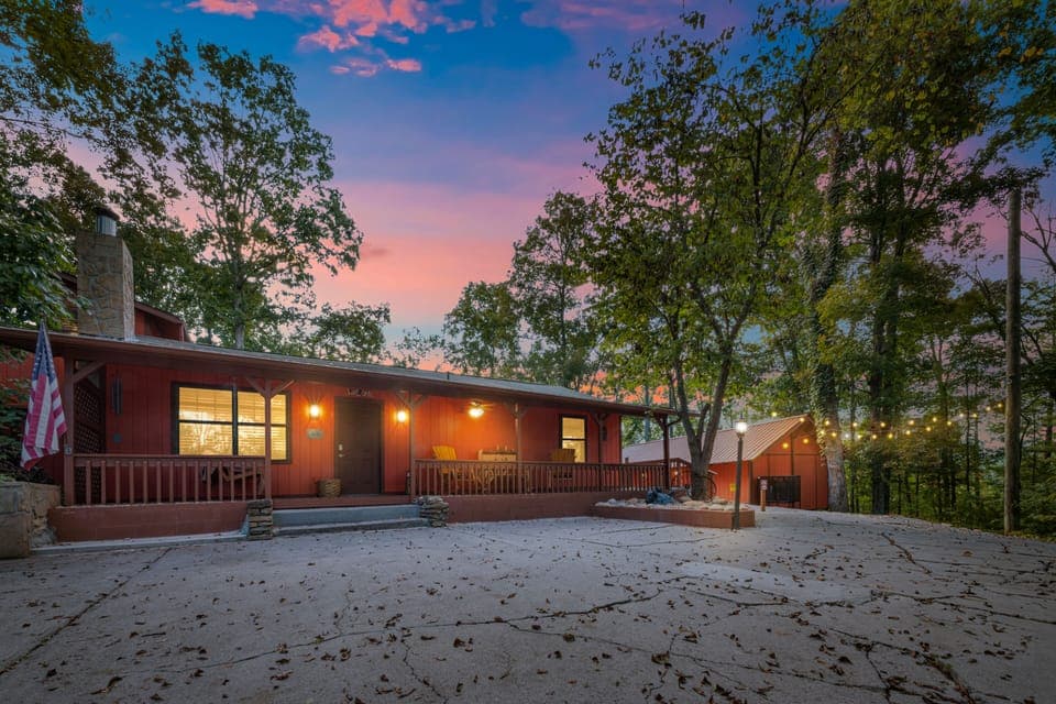 Stunning cabin, the perfect getaway retreat.