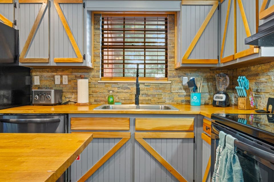 Fully equipped kitchen with everything you need.