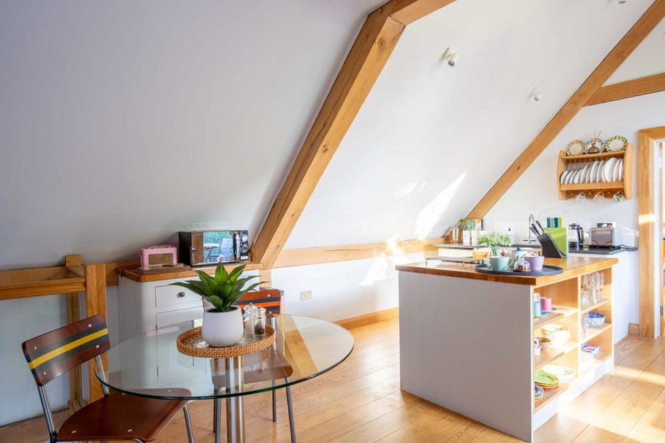 The Sycamore Dining Area - StayCotswold