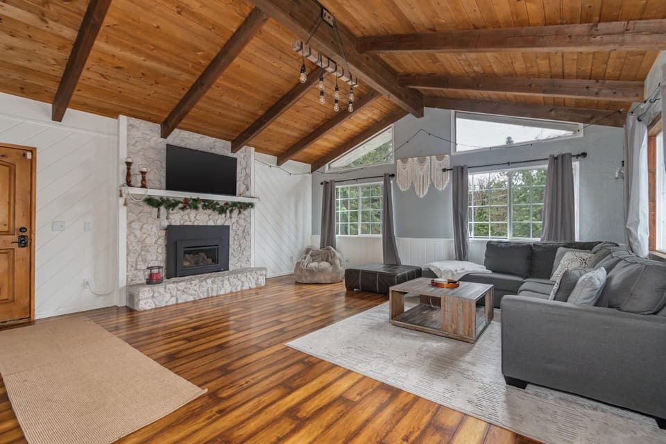 Welcome to Arnold Alpine Abode