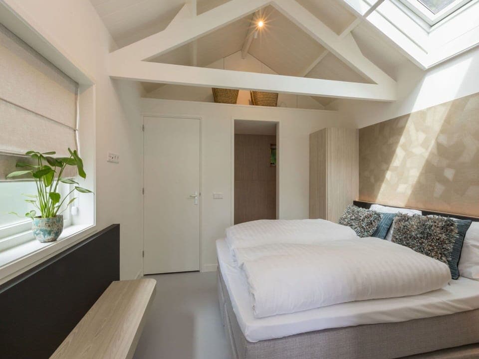 Interior Design, Wood, Ceiling, Bedroom, Floor, Flooring, Furniture, Textile, Bed, Lighting