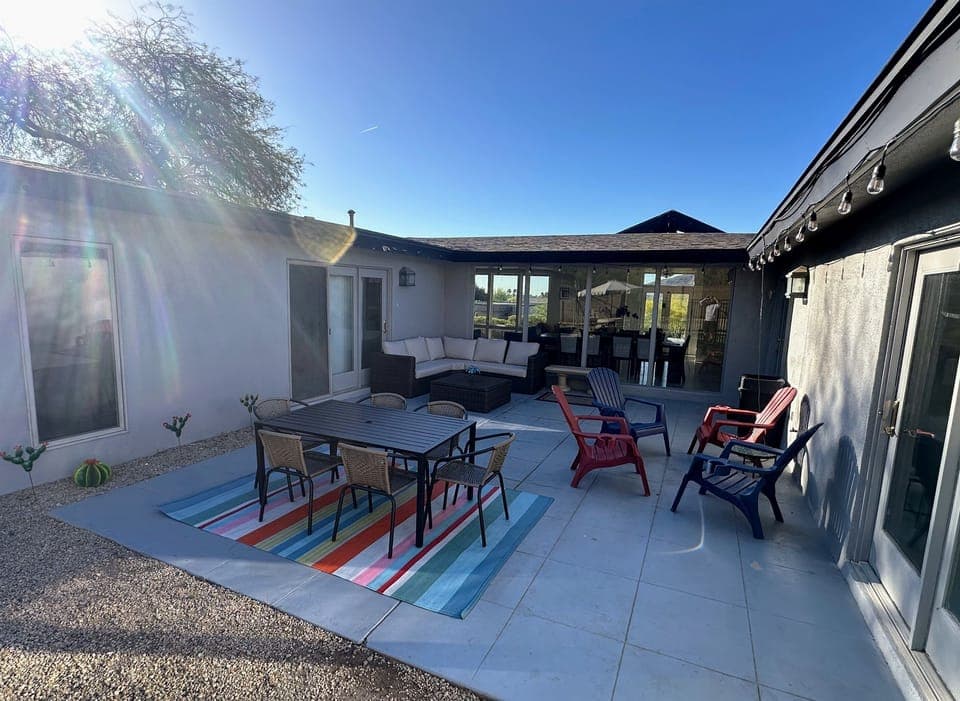 Outdoor dining
