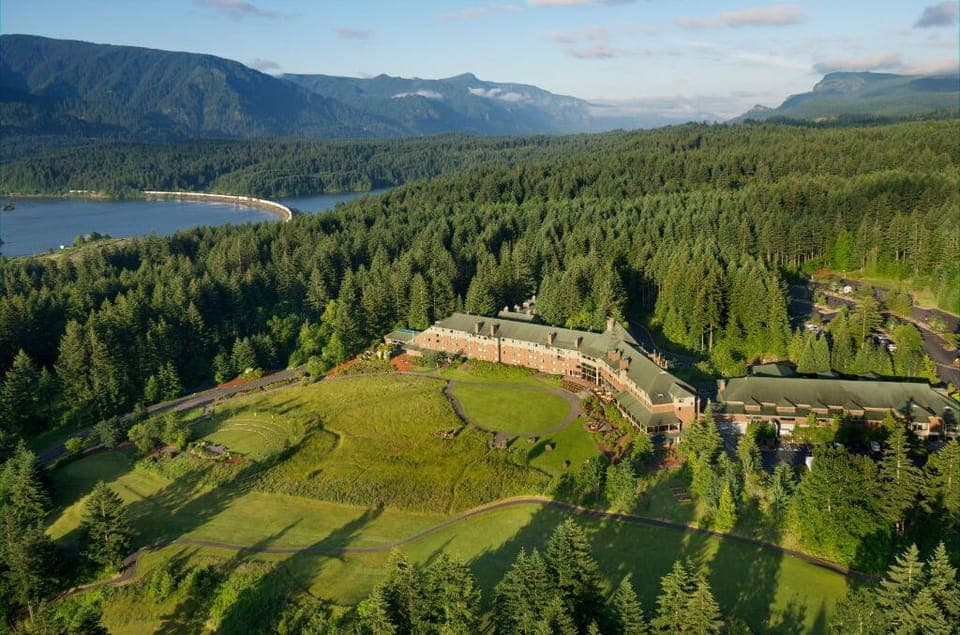 Nestled in the lush landscape of the Columbia River Gorge, Skamania Lodge offers breathtaking panoramic views.